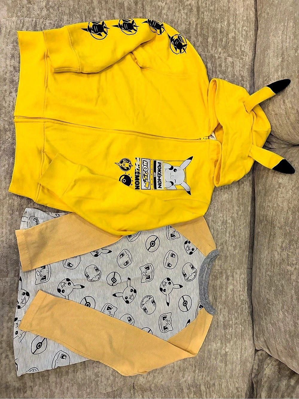 Pokemon Pikachu Boys 12 Yellow Hoodie Set Like New